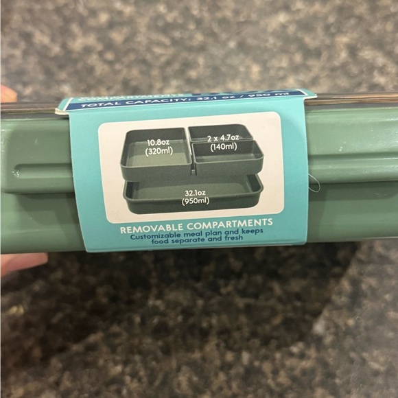 Green Lunch Box with Removable Compartments - Picture 2 of 5